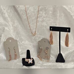 *NWOT* 5 Piece Charming Charlie Jewelry